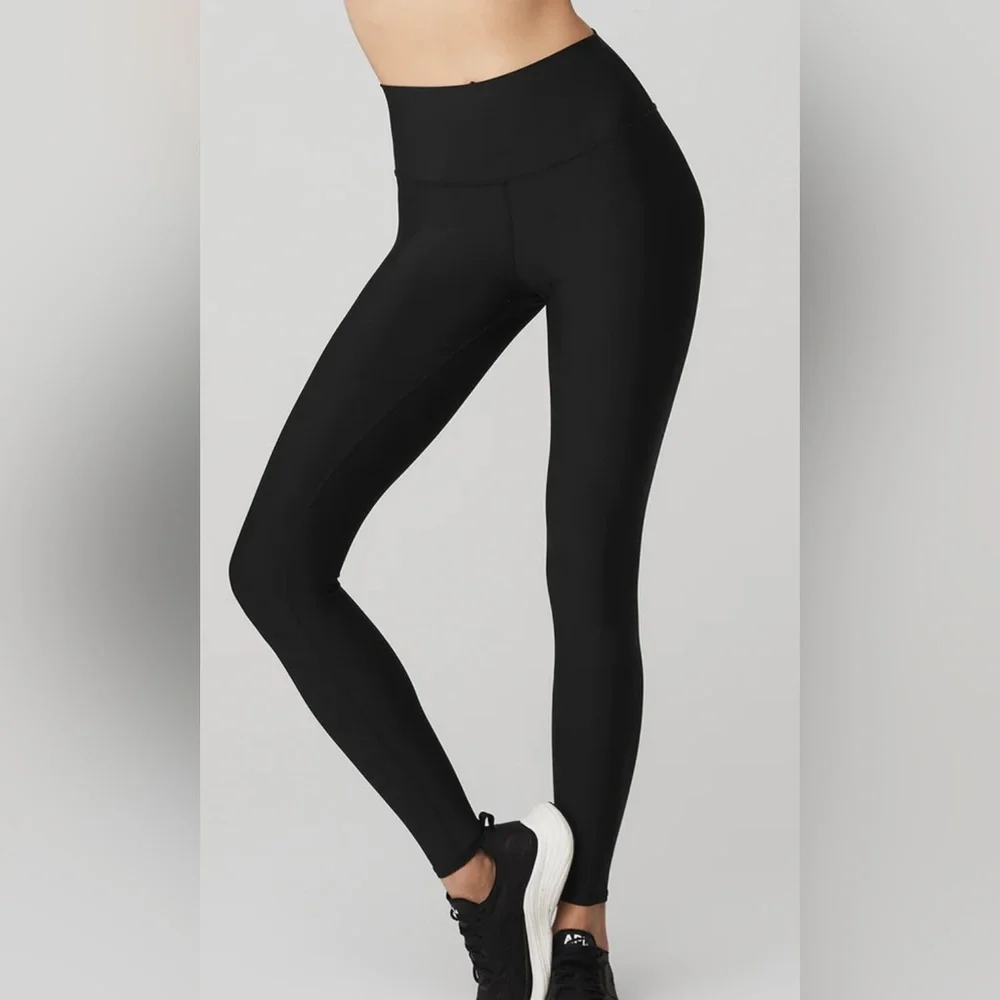 NWOT Alo Yoga High Waisted Airlift Leggings Black Color Size XXS